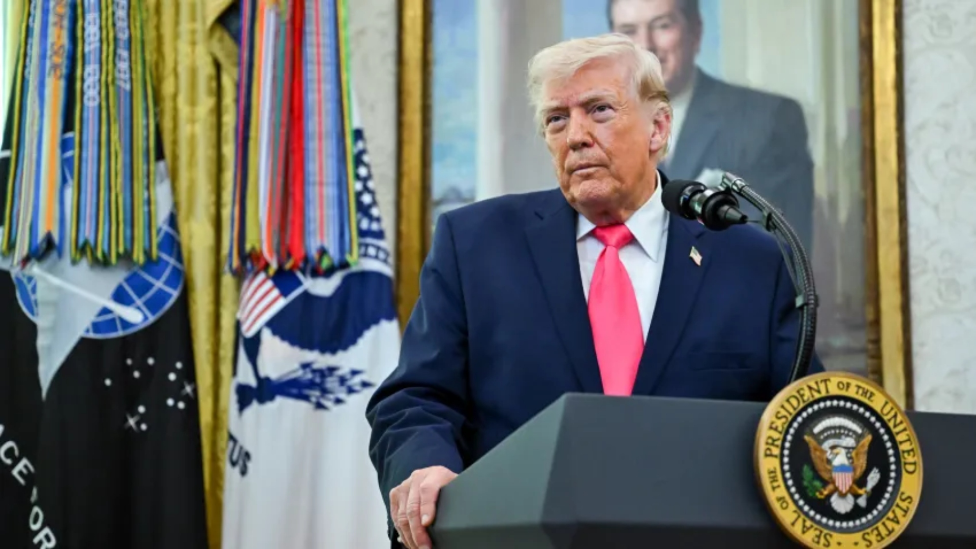 ایران ڈیل کے لئے بھیک مانگ رہا ہے، امریکی صدر ڈونلڈ ٹرمپ کا کابینہ اجلاس سے خطاب