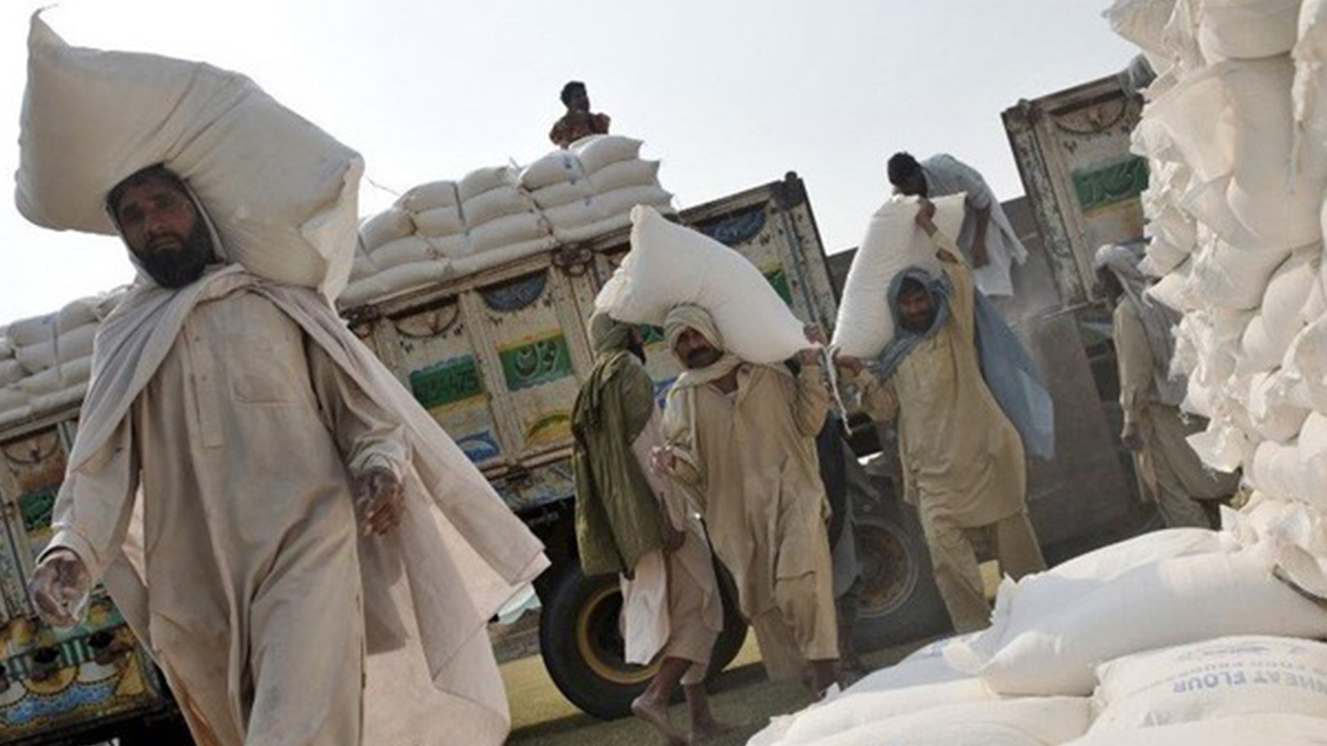 ملک کے ایک بڑے صوبے میں آٹے کی قیمیتں آسمان پر پہنچ گئیں،فی کلو کتنے میں مل رہا ؟