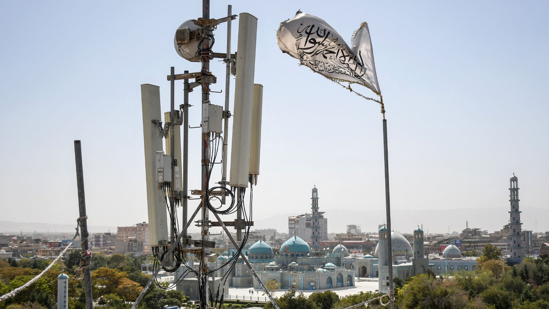 کئی دن سے بند رہنے والا افغانی انٹرنیٹ اور سوشل میڈیا کل رات سے اچانک فعال کیسے ہو گیا ؟؟؟