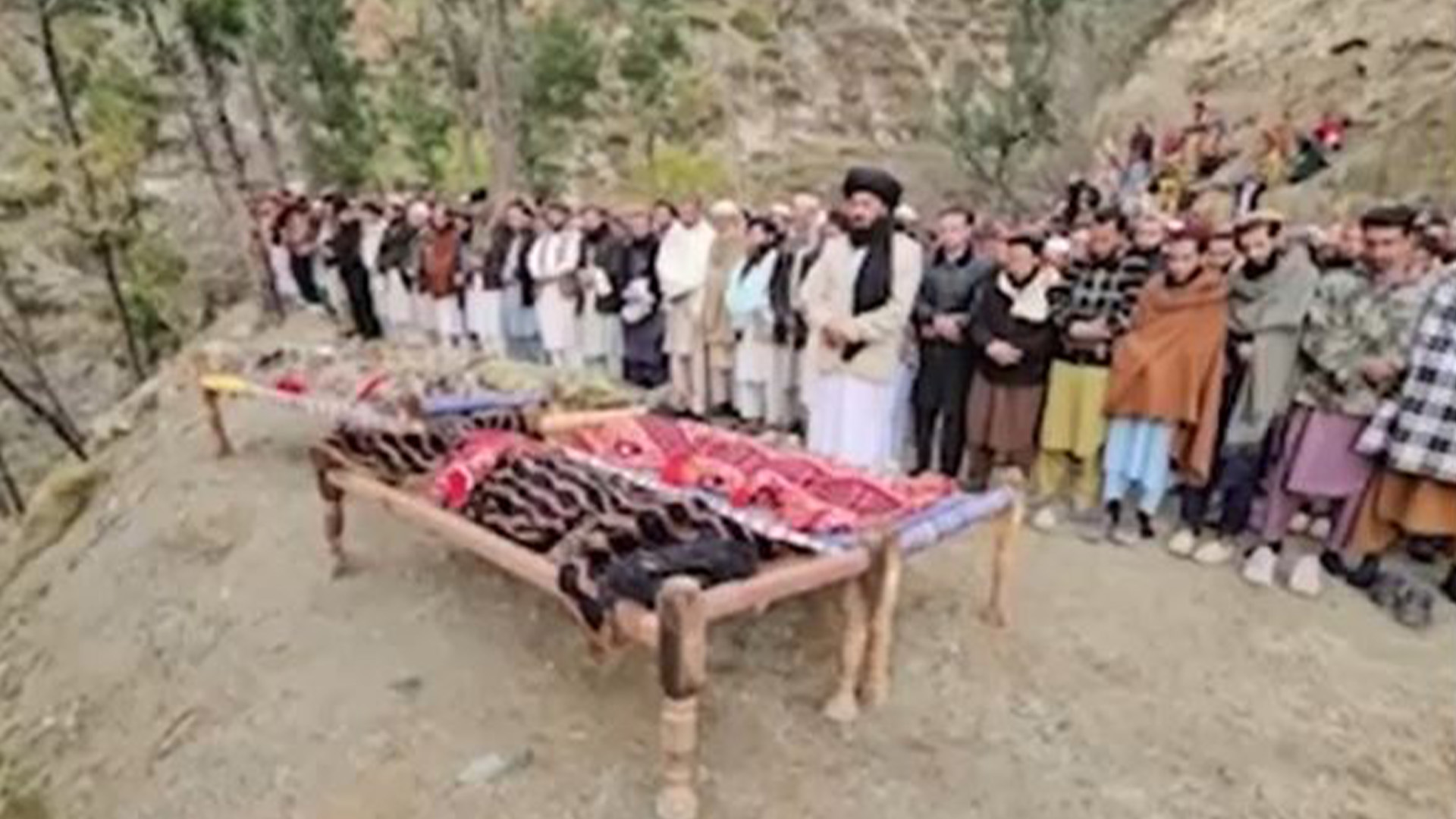 طالبان کا باجوڑ میں سول آبادی پر حملہ ، مارٹر گولہ گھر پر گرنے سے ایک ہی خاندان کے چار افراد جاں بحق