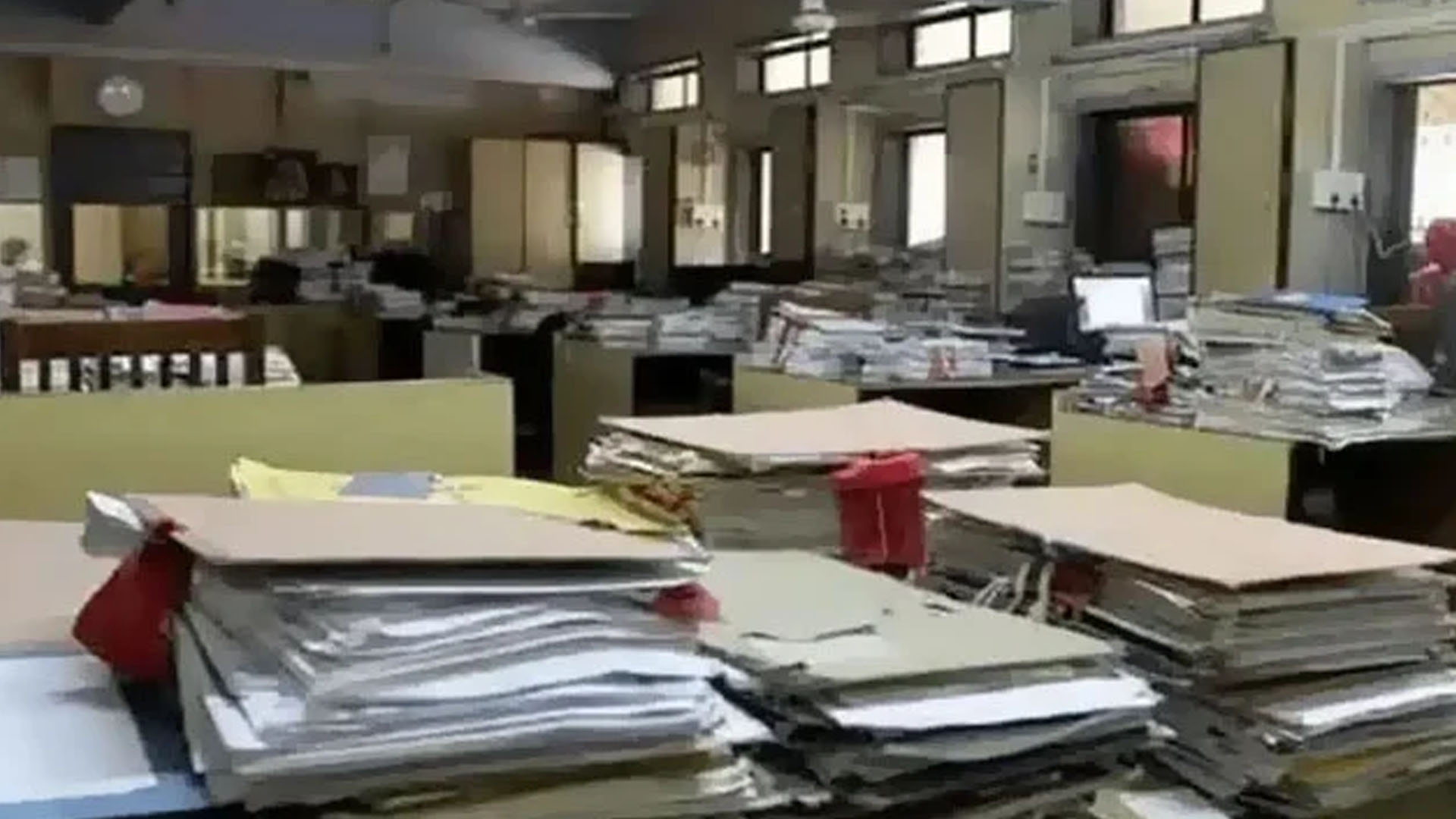 عید سے قبل سرکاری ملازمین کے لیے بُری خبر