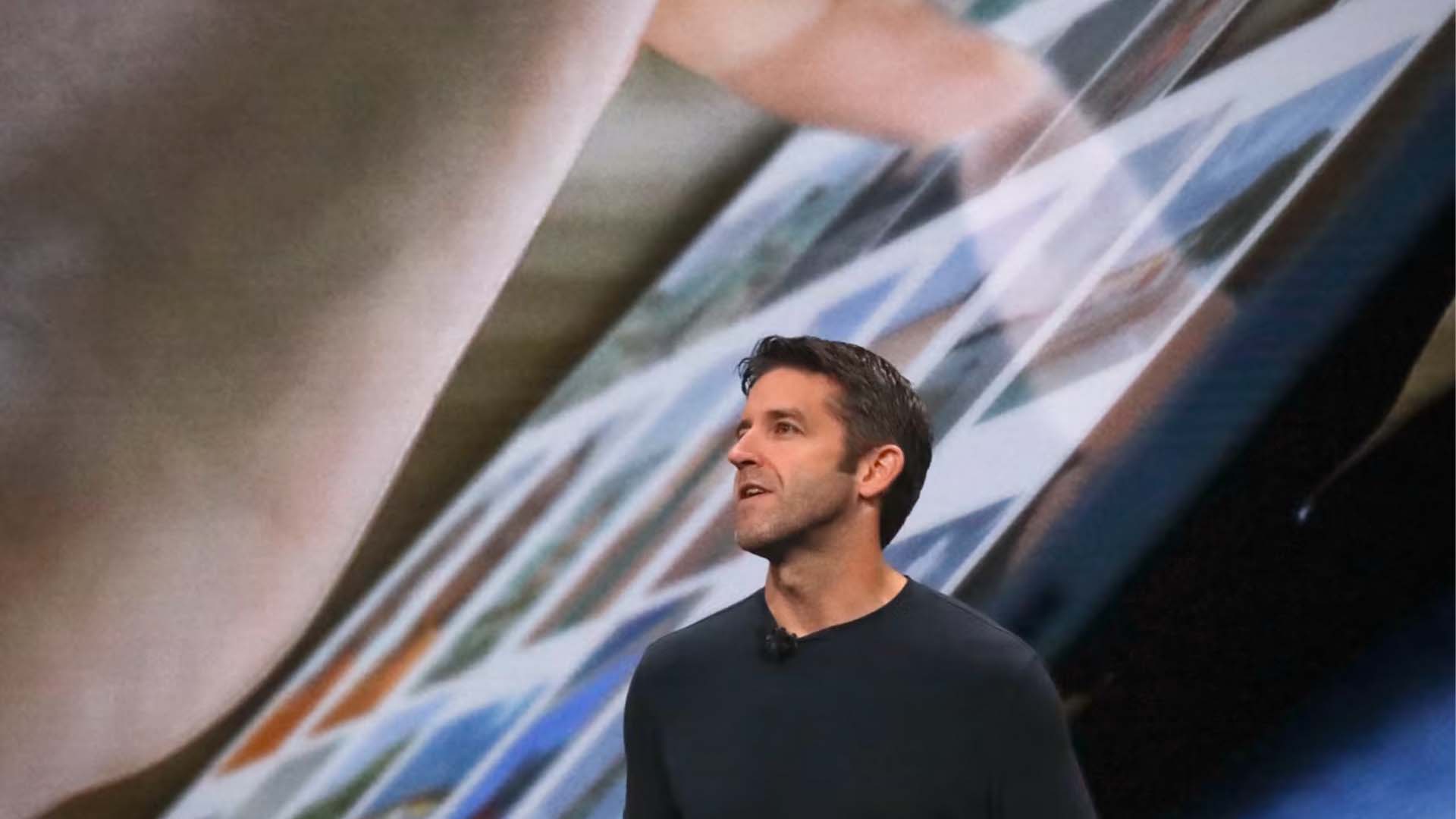 ایپل میں بڑی تبدیلی،جان ٹرنس نئے سی ای او مقرر