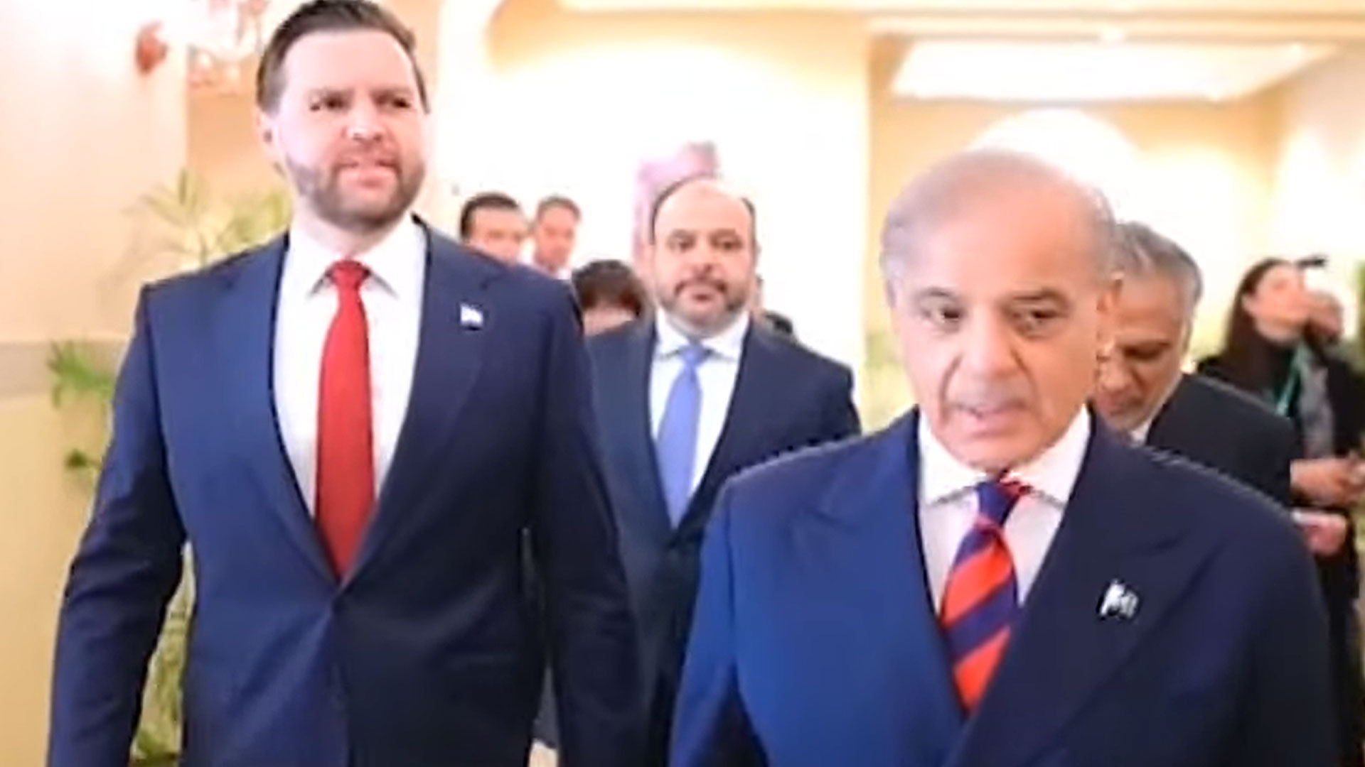 اسلام آباد مذاکرات کا باقاعدہ آغاز، وزیراعظم شہباز شریف اور امریکی نائب صدر جے ڈی وینس کی اہم ملاقات