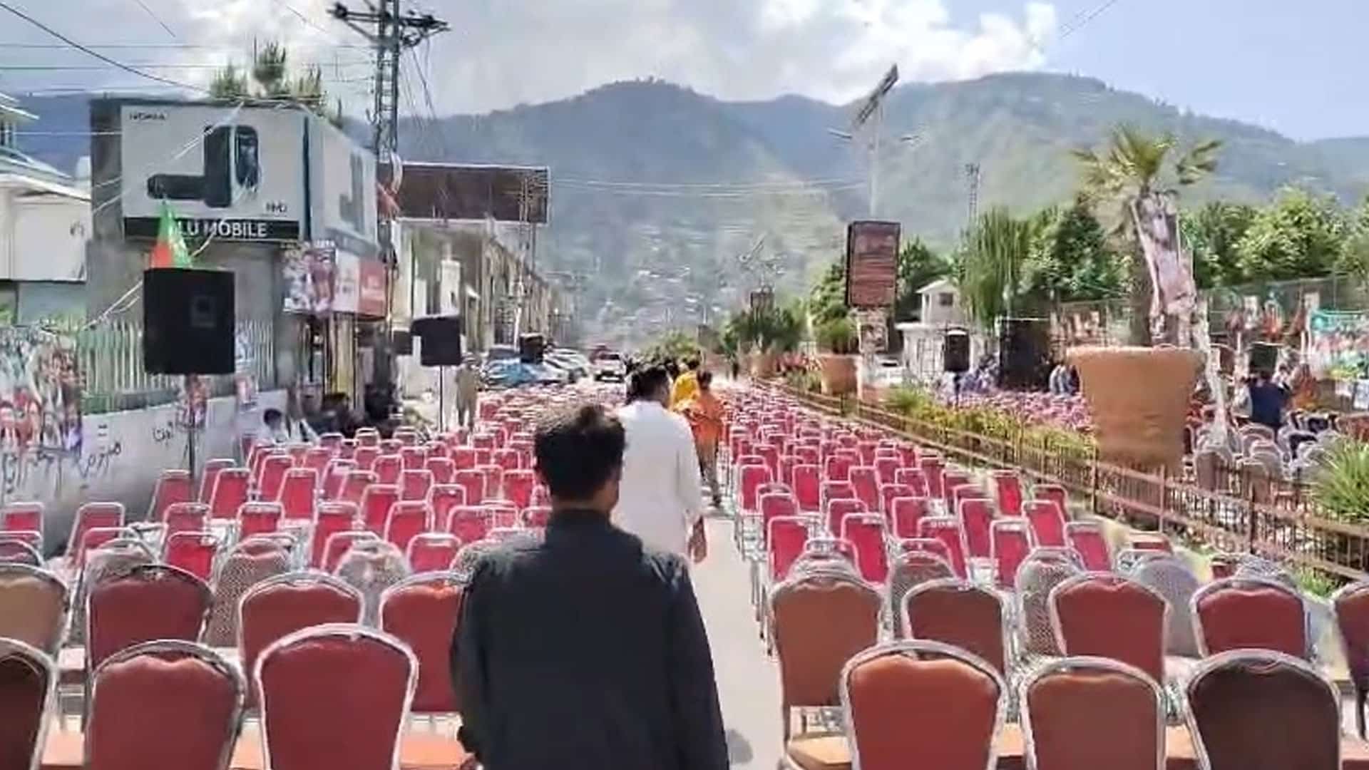 خیبر پختونخوا کے بعد مظفرآباد آزاد کشمیر میں بھی پی ٹی آئی جلسہ فلاپ، پنڈال خالی