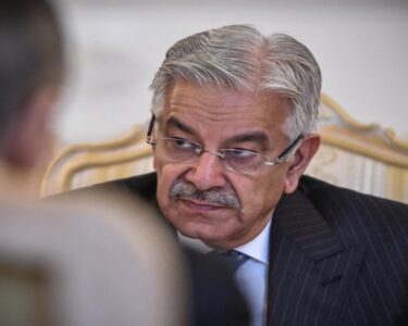 پٹرولیم مصنوعات کی سپلائی برقرار رکھنا بڑا چیلنج تھا جس کو حکومت نےکامیابی سے سنبھالا : خواجہ آصف