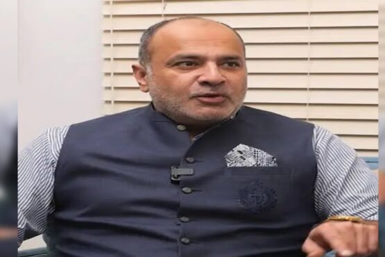 کراچی میں لاقانونیت کا راج ، فیشن ڈیزائنر دیپک پروانی کا تین ماہ میں 3 بار ُلٹنے کا انکشاف