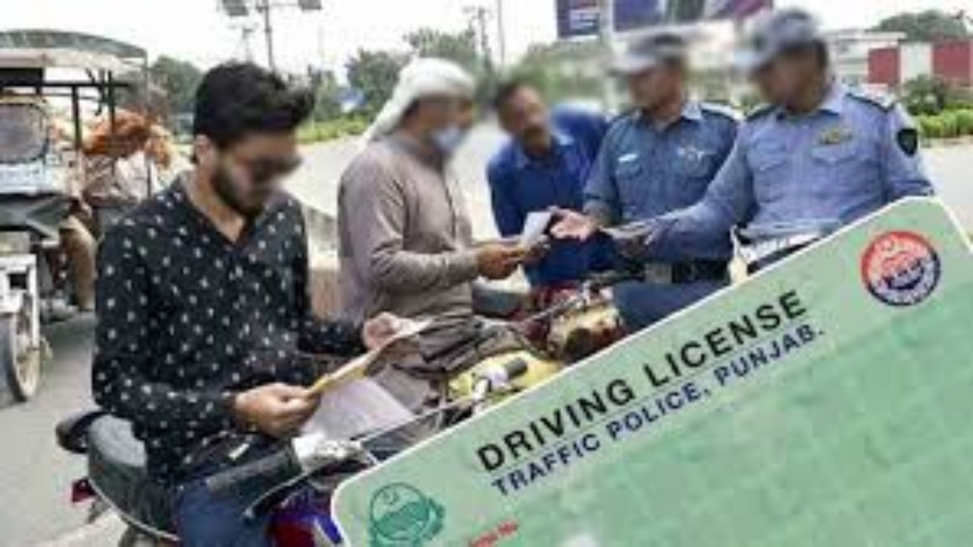 ڈرائیونگ لائسنس بنوانے والے موٹر سائیکل سواروں کیلئے اہم خبر