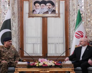 فیلڈ مارشل عاصم منیر کی اسپیکر ایرانی پارلیمنٹ باقر قالیباف سے ملاقات