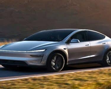 ٹیسلا کی جانب سے نئی ’6 سیٹر‘ گاڑی متعارف