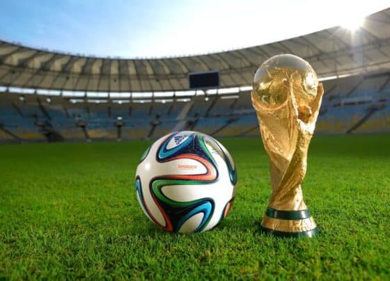 فٹبال ورلڈ کپ سے قبل بڑا دھچکا ! متعدد اسٹار کھلاڑیوں کی شرکت خطرے میں