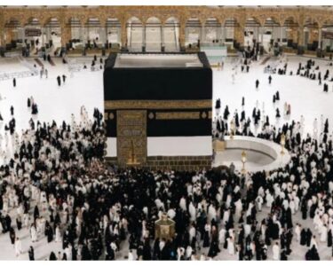 حج سیزن کا آغاز ، خانہ کعبہ کے غلاف کو بلند کر دیا گیا