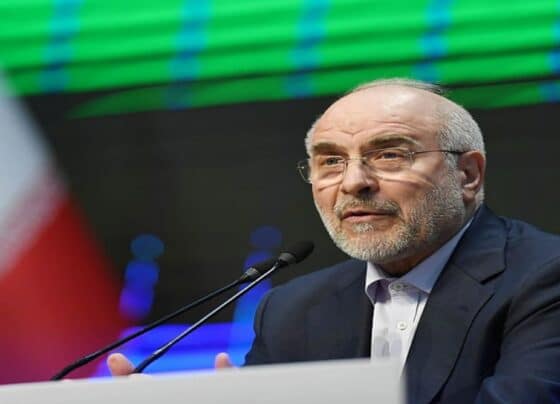 امریکی ناکہ بندی سے تیل کی عالمی قیمت 140 ڈالر تک پہنچ جائیگی، باقر قالیباف کا انتباہ