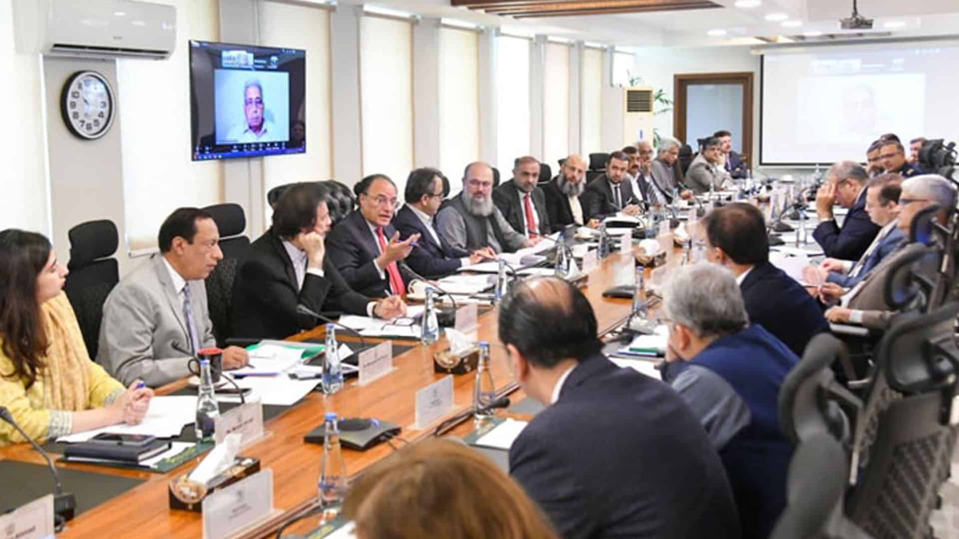 ملک میں مہنگائی کا دباؤ کم ہو رہا ہے اور قیمتیں نسبتاً مستحکم ہو رہی ہیں،ای سی سی