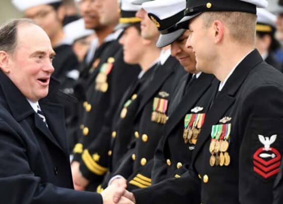 امریکی نیوی کے سیکرٹری جان سی فیلن مستعفی