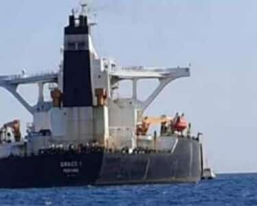 بحری جہاز کراچی پہنچ گئے