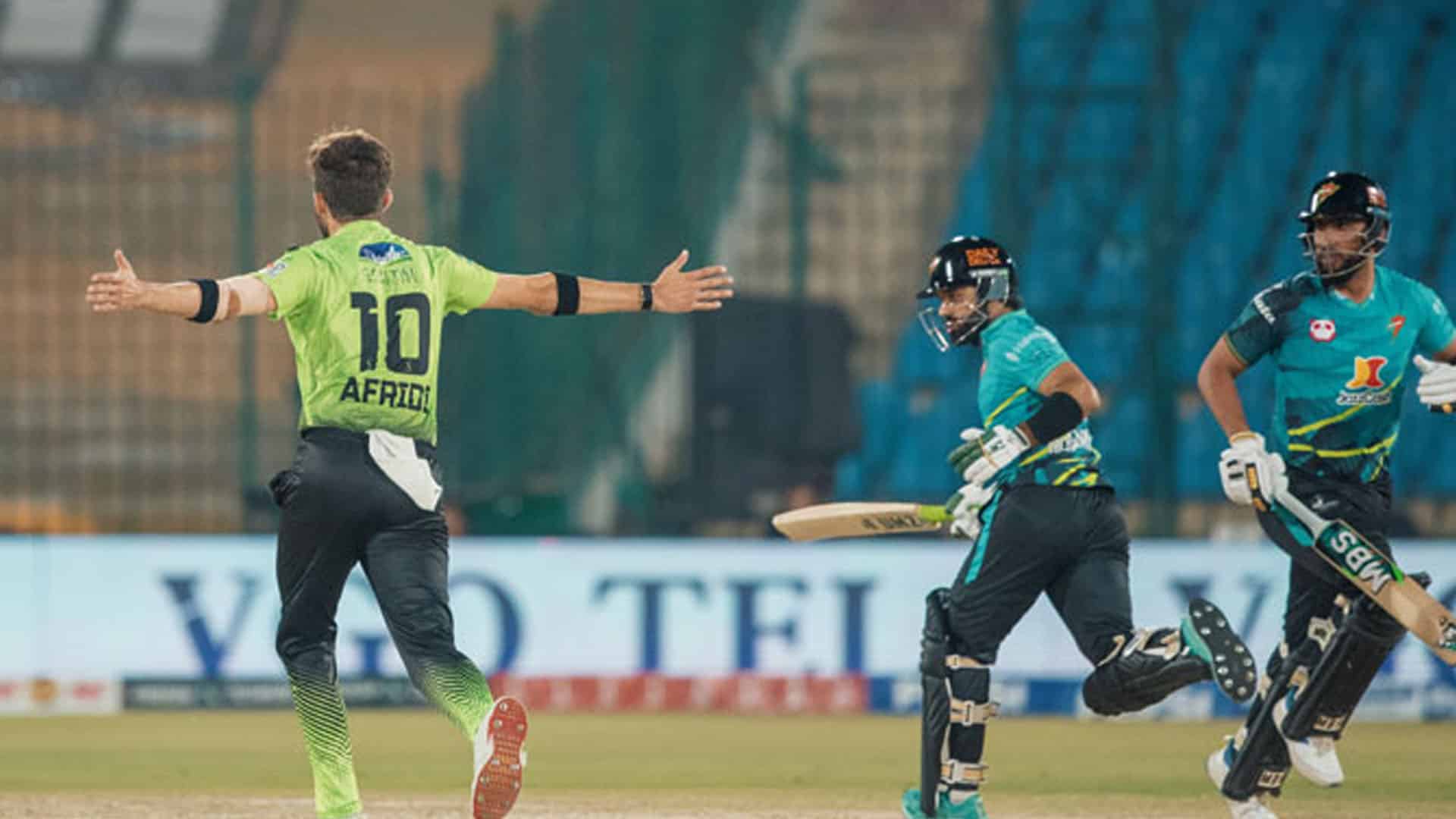 پی ایس ایل،لاہور قلندرز نے راولپنڈیز کو شکست دے کرپلے آف کی دوڑ سے باہر کردیا