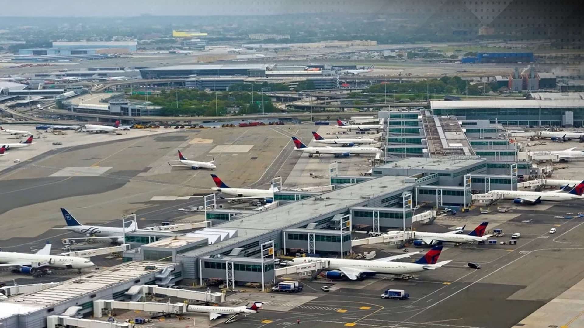 امریکا کو ایک اور بڑا دھچکا، کریش لینڈنگ کے دوران طیارہ گر کر تباہ ہوگیا