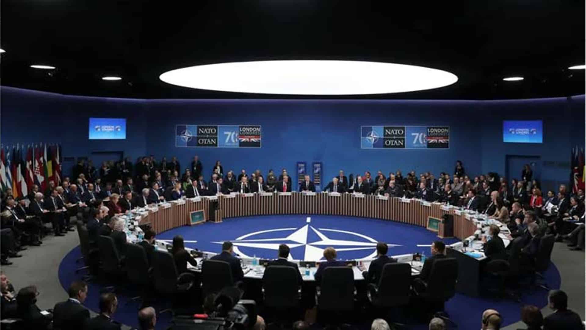 آبنائے ہرمز کھولنے کیلئے عالمی طاقتیں متحرک، لندن میں آج بڑا فیصلہ متوقع