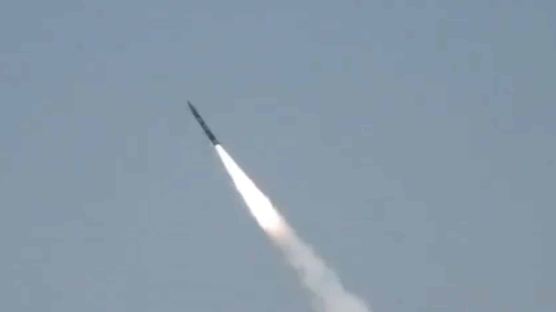 آرمی راکٹ فورس کمانڈ کا فتح 2 میزائل کا کامیاب تجریہ