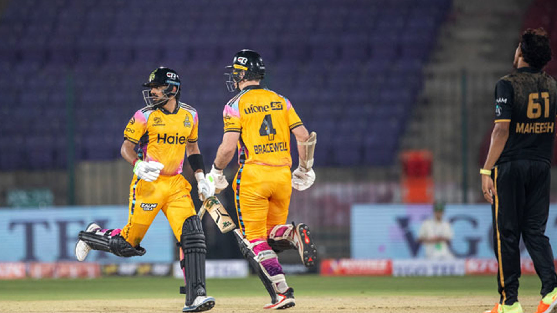 پی ایس ایل 11، پشاور زلمی نے حیدر آبادکنگز مین کو دلچسپ مقابلےکے بعد 4 وکٹوں سے ہرادیا