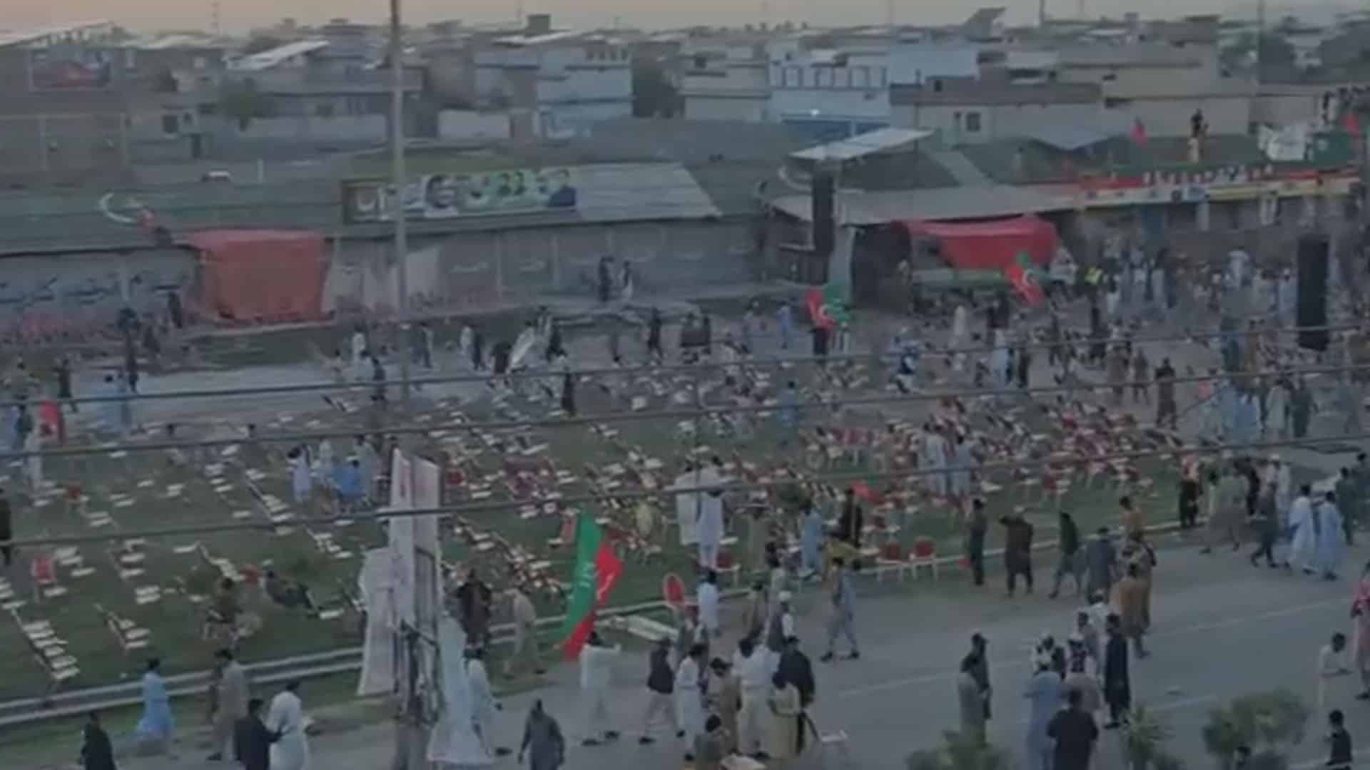 سرکاری وسائل کے بے دریغ استعمال کے باوجود پی ٹی آئی کا فلاپ شو،کرسیاں خالی،عوام نے مسترد کردیا