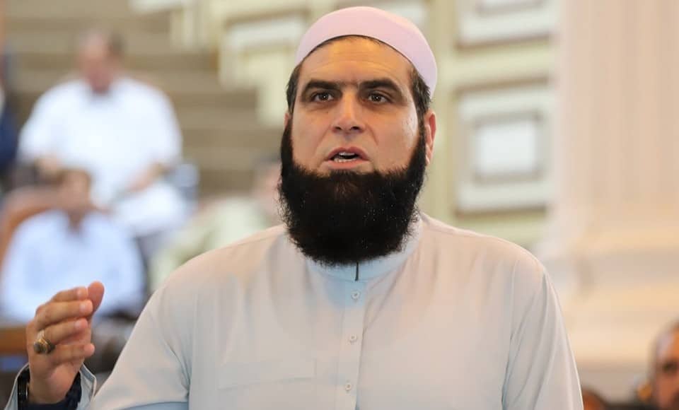 خیبر پختونخواہ حکومت کے صوبائی وزیر نے اپنے ہی  پارٹی کارکن اور مشہور سوشل میڈیا ایکٹیوسٹ کو لیگل نوٹس بھیج دیا