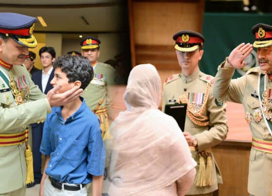 فیلڈ مارشل عاصم منیر نے شہدا کے خاندانوں کو فوجی اعزازات سے نواز دیا