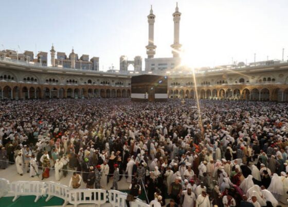 عمرہ سیزن کیلئے ویزوں کا اجراء کب سے ہوگا؟ سعودی عرب نے اعلان کردیا