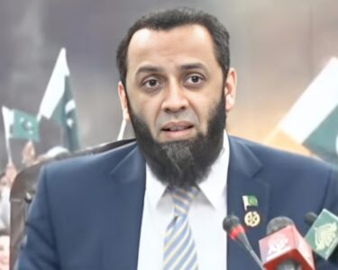 پاکستان کی سول و عسکری قیادت ایک پیج پر ہے، چیلنجز سے نمٹنے پر فیلڈ مارشل عاصم منیر کو خراجِ تحسین پیش کرتا ہوں ، عطاء تارڑ