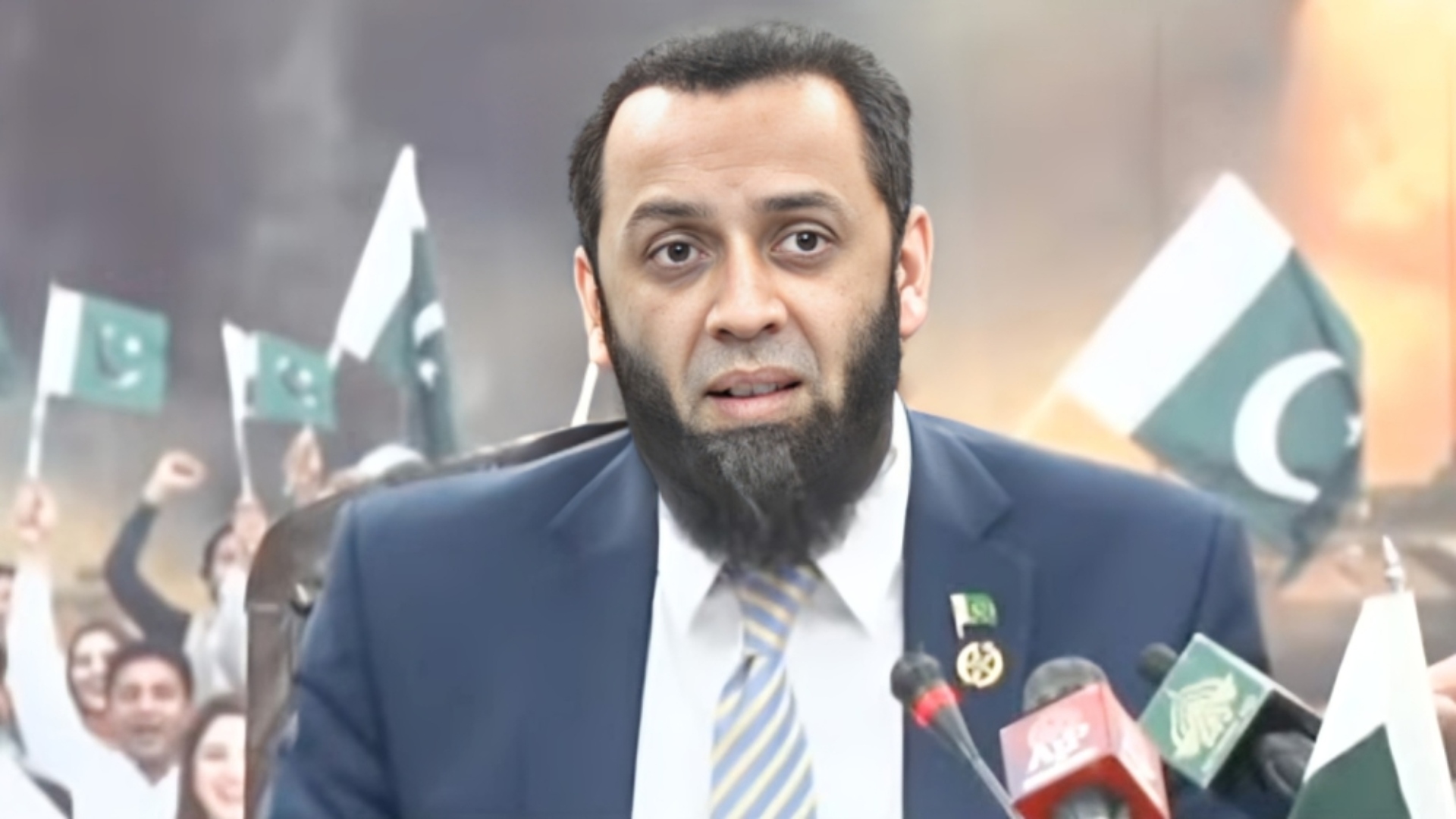 پاکستان کی سول و عسکری قیادت ایک پیج پر ہے، چیلنجز سے نمٹنے پر فیلڈ مارشل عاصم منیر کو خراجِ تحسین پیش کرتا ہوں، عطاء تارڑ