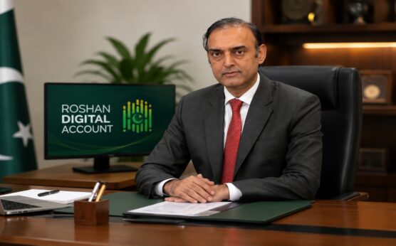 روشن ڈیجیٹل اکاؤنٹ سے پیسے باہر لے جانے میں ممانعت نہیں، گورنر اسٹیٹ بینک