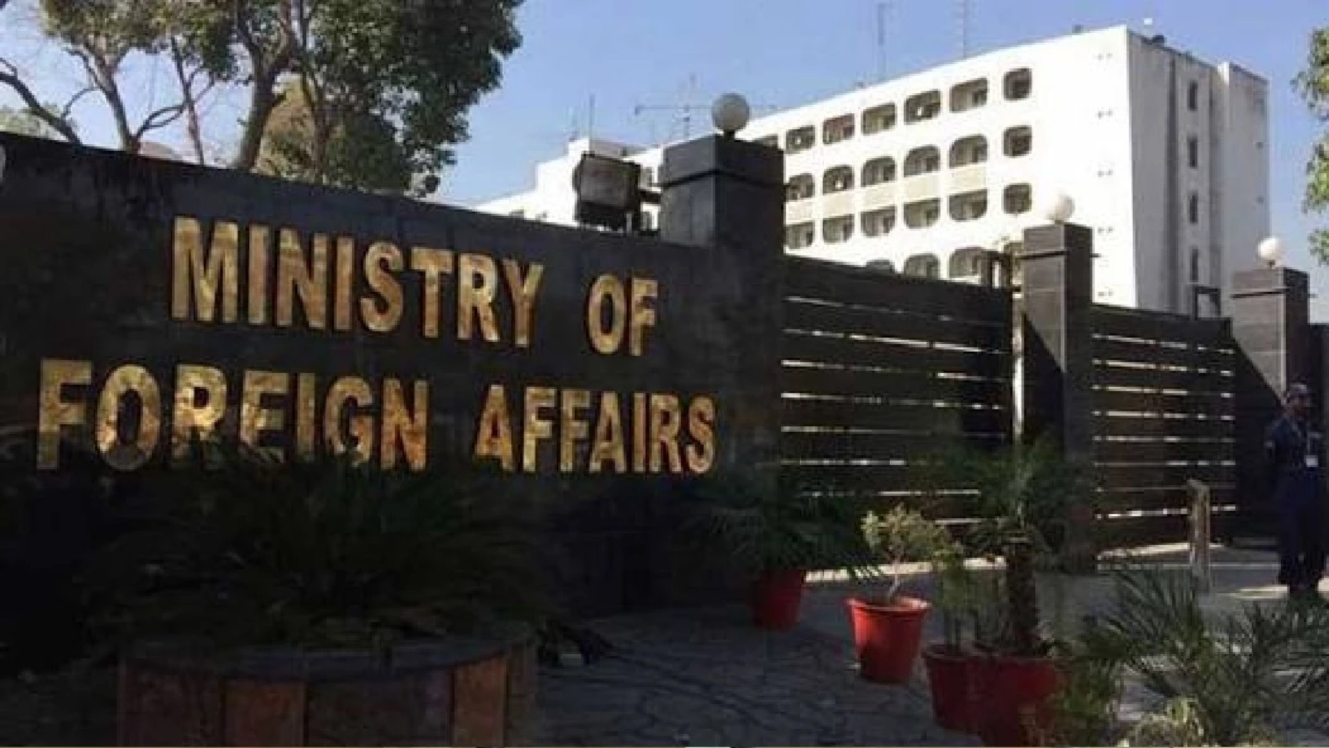 پاکستان میں ایرانی طیاروں کی موجودگی سے متعلق دعوے مسترد، وزارتِ خارجہ کا امریکی ٹی وی کی رپورٹ پر ردعمل آگیا