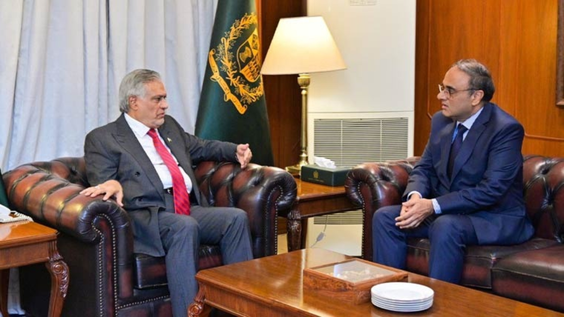 ایران کیساتھ تمام شعبوں میں دوطرفہ تعاون بڑھانا چاہتے ہیں، نائب وزیراعظم اسحاق ڈار