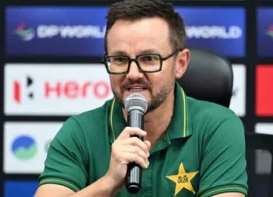 رضوان کو ڈراپ کر کے کھلاڑیوں کو پیغام دیدیا ، مائیک ہیسن کا محمد رضوان کی کپتانی سے متعلق اہم بیان