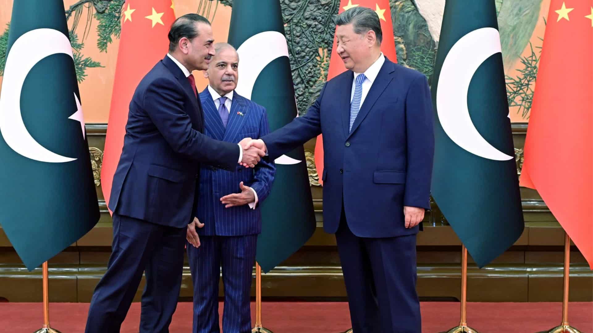 فیلڈ مارشل سید عاصم منیر کی چینی صدر  کے ساتھ غیر رسمی ملاقات