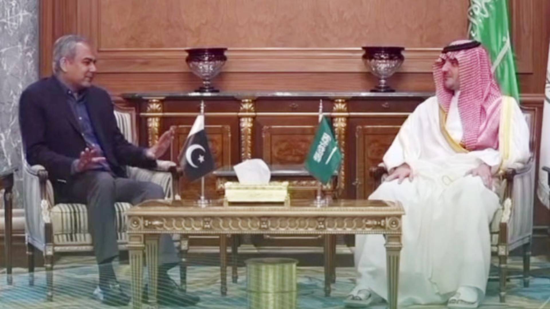 محسن نقوی کی سعودی ہم منصب سے ملاقات ،دوطرفہ تعلقات اور داخلی سکیورٹی کے حوالے سے تفصیلی تبادلہ خیال