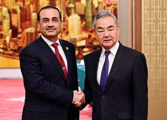 چینی وزیر خارجہ کی فیلڈ مارشل سے ملاقات