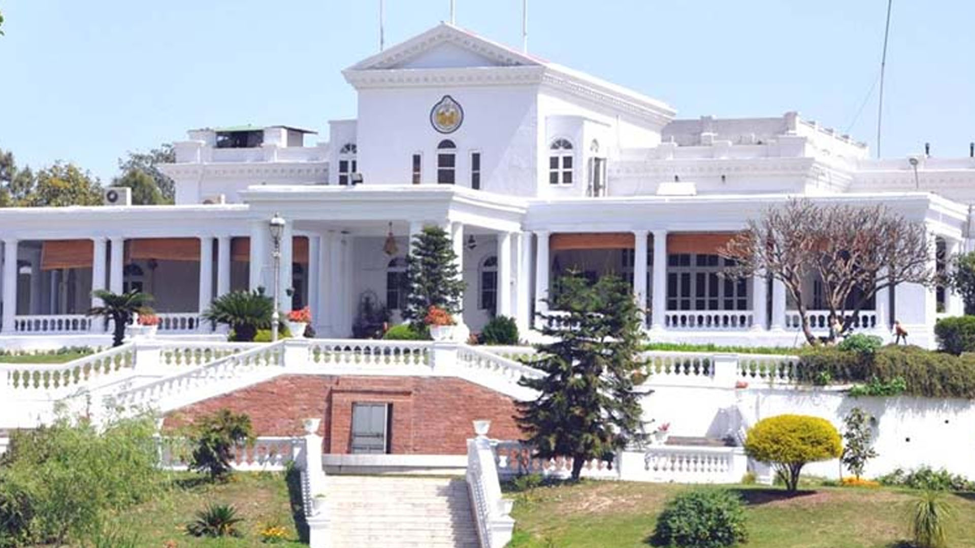 گورنر ہائوس پشاور میں تقریب، فن، صحافت، کھیل اور شجاعت کے ہیروز کو قومی اعزازات سے نواز ا گیا
