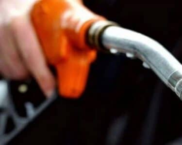 حکومت نے کمرشل طیاروں کے جیٹ فیول کی قیمت میں کمی کر دی