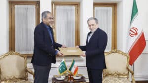 فیلڈ مارشل کا خط اور وزیراعظم شہباز شریف کا خصوصی پیغام، محسن نقوی کی عباس عراقچی سے اہم ترین ملاقات