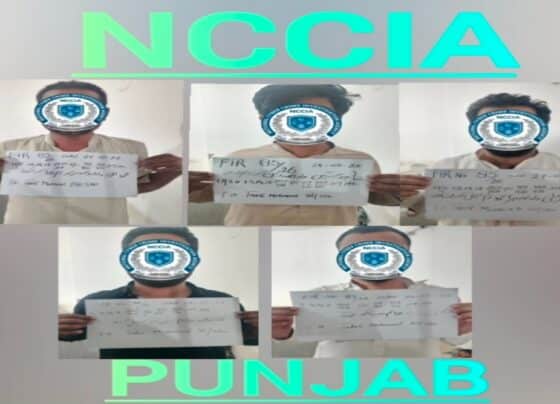 این سی سی آئی اے کی ملتان میں کارروائی ، بینک کا نمائندہ بن کر شہریوں سے مالی فراڈ کرنیوالے 5 ملزم گرفتار