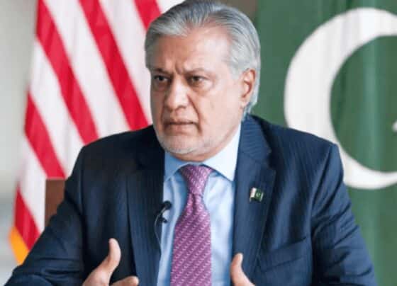 ایران یورینئیم باہر بھیجنے کے بجائے اسکی افزودگی کی سطح کم کرے گا، اسحاق ڈار