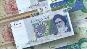 ایرانی ریال خریدنے والوں کو جھٹکا، لمحوں میں سارا حساب بدل گیا!
