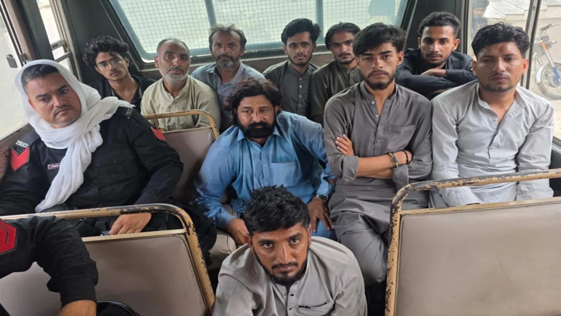 اسلام گڑھ اور چکسواری میں صورتحال پر مکمل کنٹرول،  مختلف مقامات سے 15 مظاہرین گرفتار