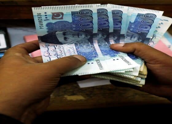 ایک ماہ کی اضافی تنخواہ ، بجٹ ملازمین کو بطور بونس دینے کا فیصلہ