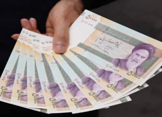 ایرانی ریال رکھنے والوں کی قسمت کھل گئی، مارکیٹ میں تہلکہ مچ گیا