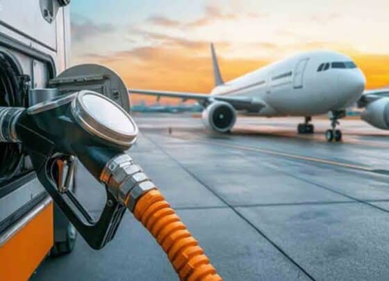 حکومت نے کمرشل طیاروں کے جیٹ فیول کی قیمت میں کمی کر دی