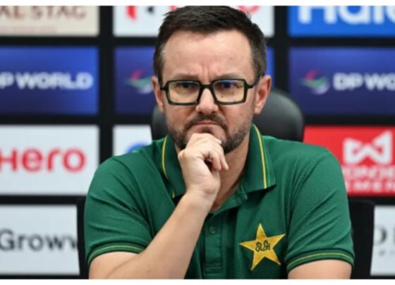 ماضی کے مقابلے اب زیادہ سیریز جیت رہے، کرکٹرز کی پرفارمنس بہتر بنانے کیلئے سینٹرل کنٹریکٹ کا طریقہ کار تبدیل کیا جا رہا ہے، مائیک ہیسن