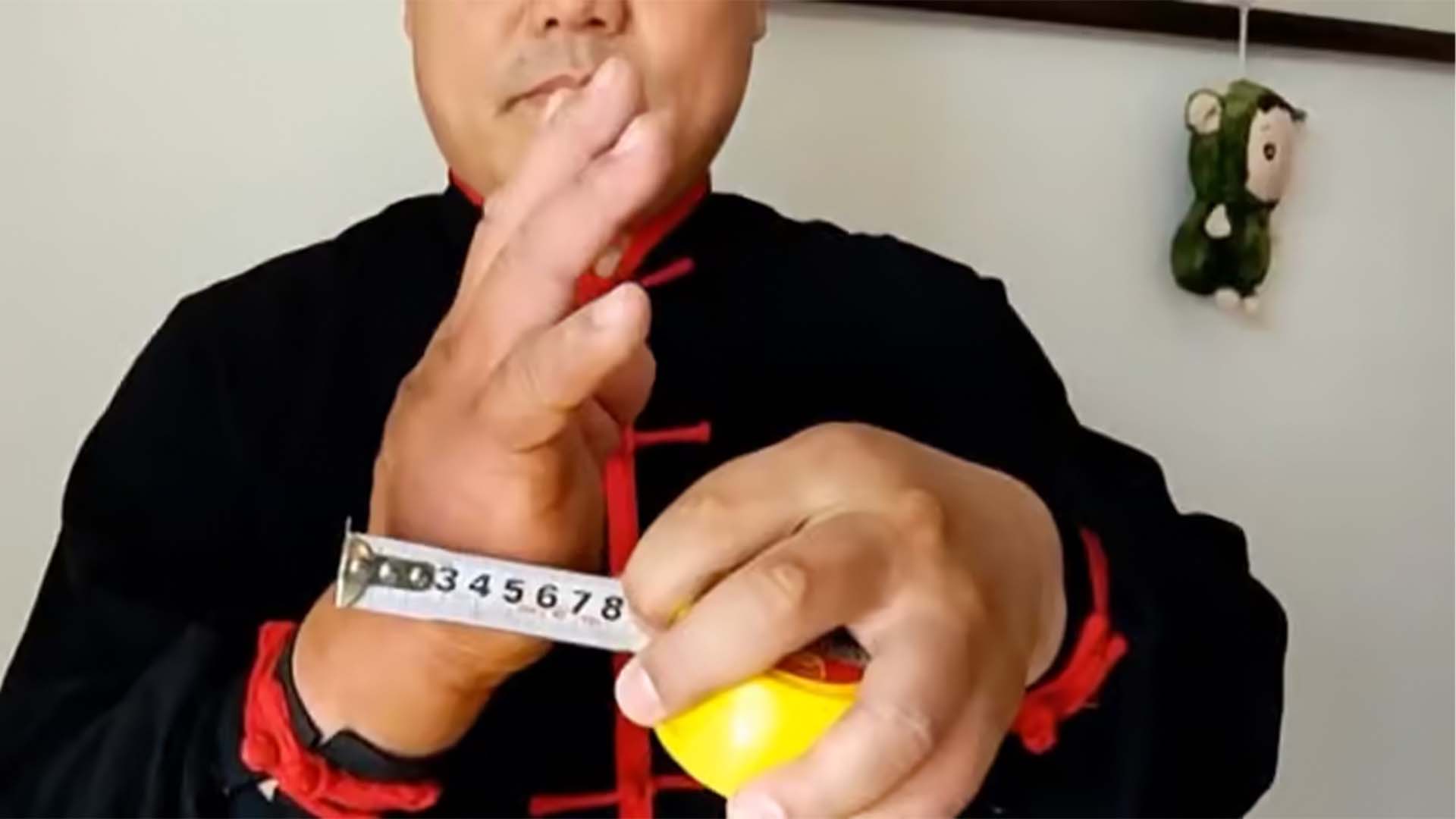 کنگ فو کے شوق نے شخص کی ہتھیلی کو 3 انچ موٹا بنا دیا