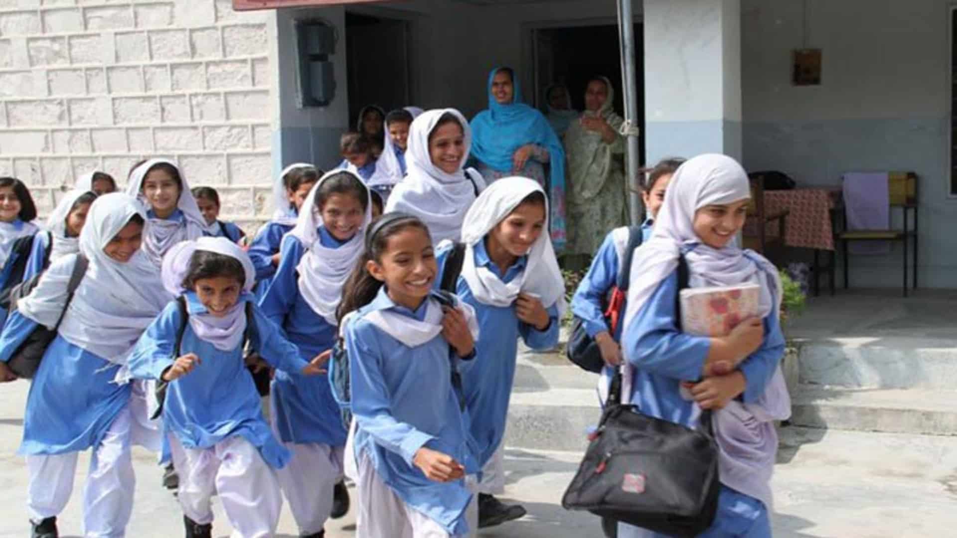 پنجاب بھر کے اسکولز انتظامیہ خبردار ، صوبائی حکومت کا بڑا فیصلہ